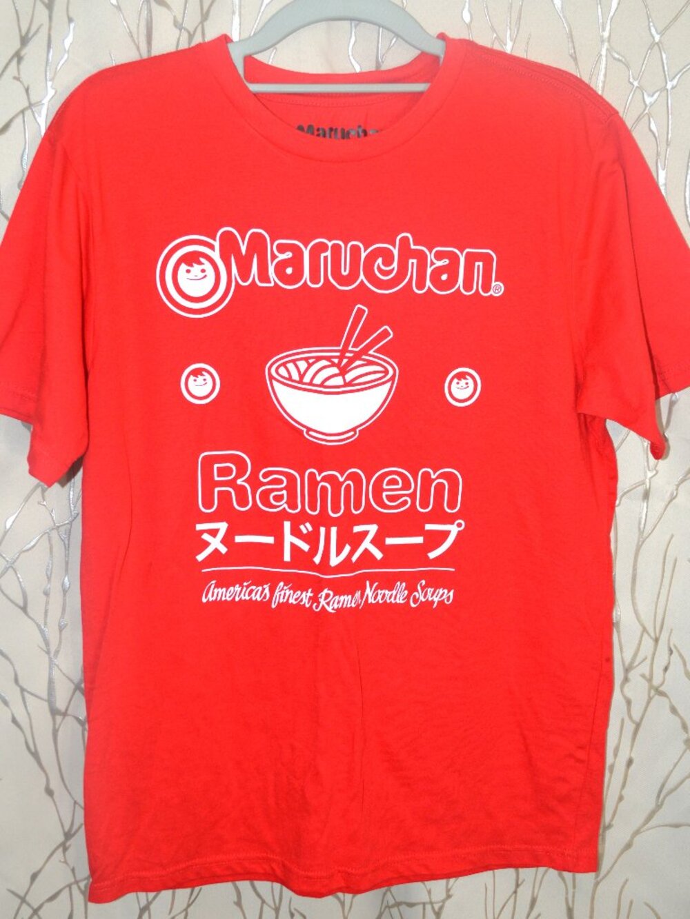 Maruchan Ramen Graphic Tee – Roja – Talla XXL